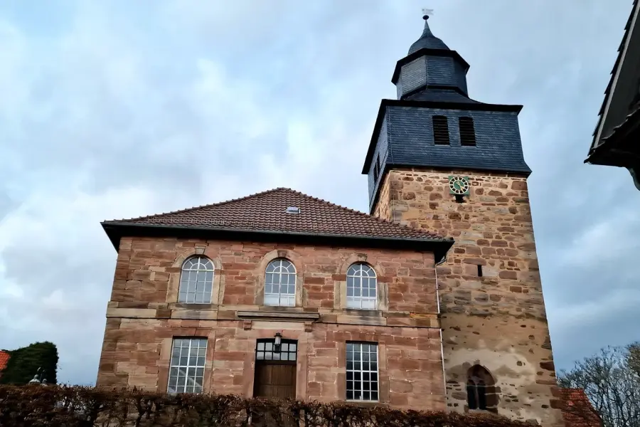 Brennholz & Kaminholz Lieferung nach Berkatal (PLZ 37297) – Kammergetrocknetes Buchenholz von Brennholzhandel Vey
