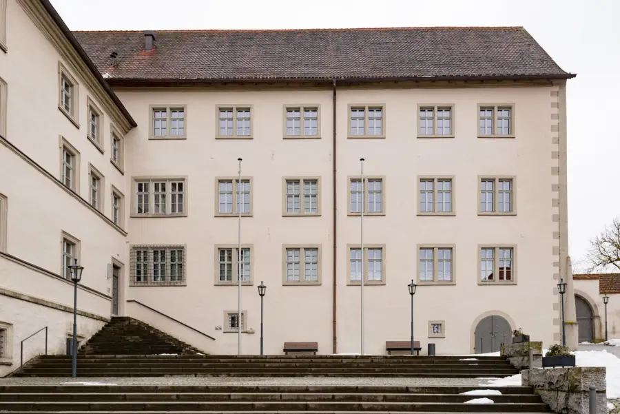 Brennholz & Kaminholz Lieferung nach Fladungen (PLZ 97650) – Kammergetrocknetes Buchenholz von Brennholzhandel Vey