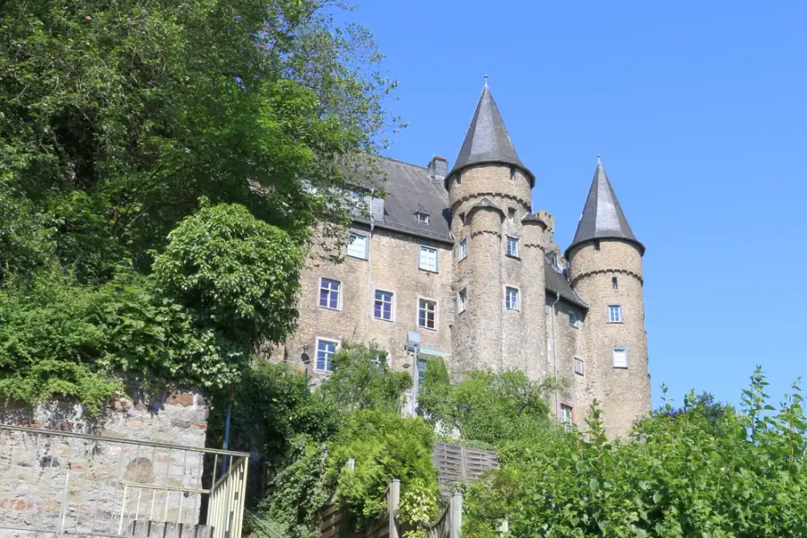 Brennholz & Kaminholz Lieferung nach Herborn (PLZ 35745) – Kammergetrocknetes Buchenholz von Brennholzhandel Vey