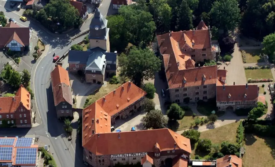 Brennholz & Kaminholz Lieferung nach Herleshausen (PLZ 37293) – Kammergetrocknetes Buchenholz von Brennholzhandel Vey