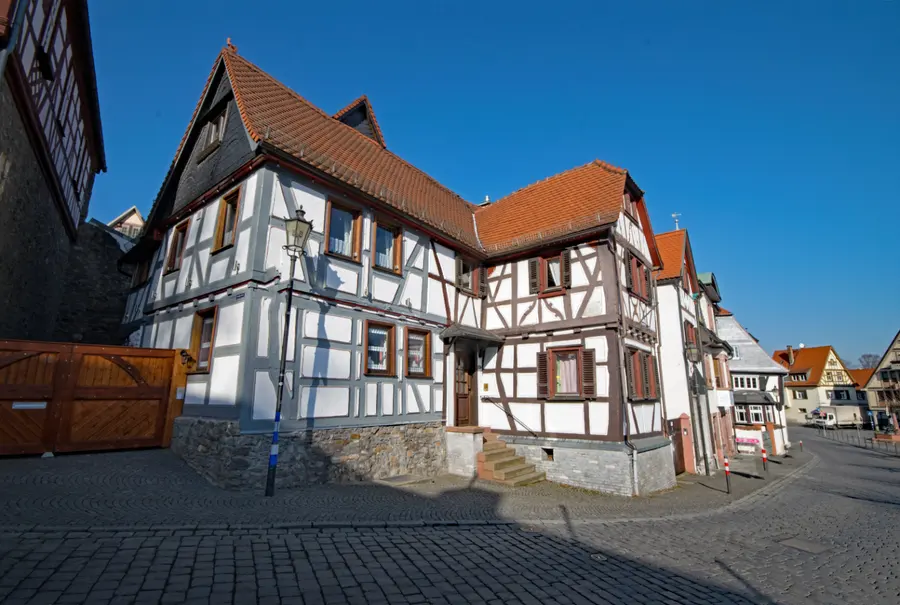 Brennholz & Kaminholz Lieferung nach Homberg (Efze) (PLZ 34576) – Kammergetrocknetes Buchenholz von Brennholzhandel Vey