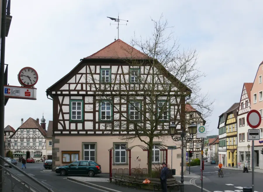 Brennholz & Kaminholz Lieferung nach Münnerstadt (PLZ 97702) – Kammergetrocknetes Buchenholz von Brennholzhandel Vey