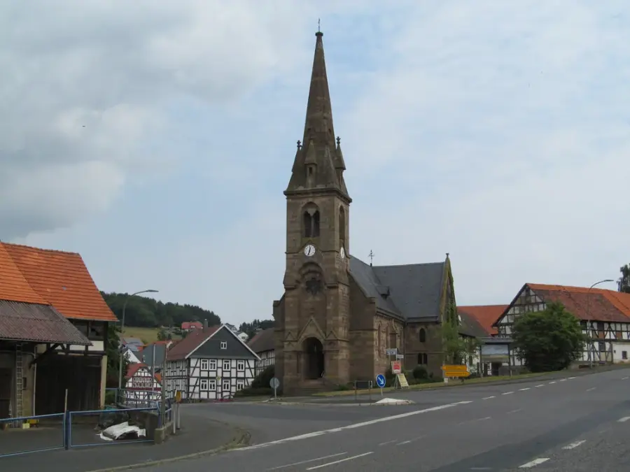 Brennholz & Kaminholz Lieferung nach Neukirchen (Knüll) (PLZ 34626) – Kammergetrocknetes Buchenholz von Brennholzhandel Vey