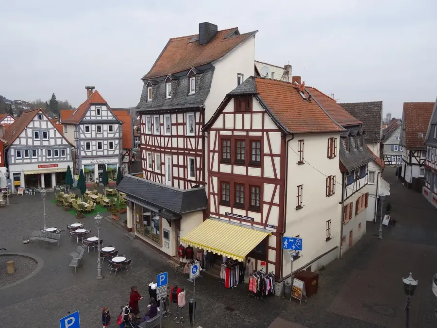 Brennholz & Kaminholz Lieferung nach Nidda (PLZ 63667) – Kammergetrocknetes Buchenholz von Brennholzhandel Vey