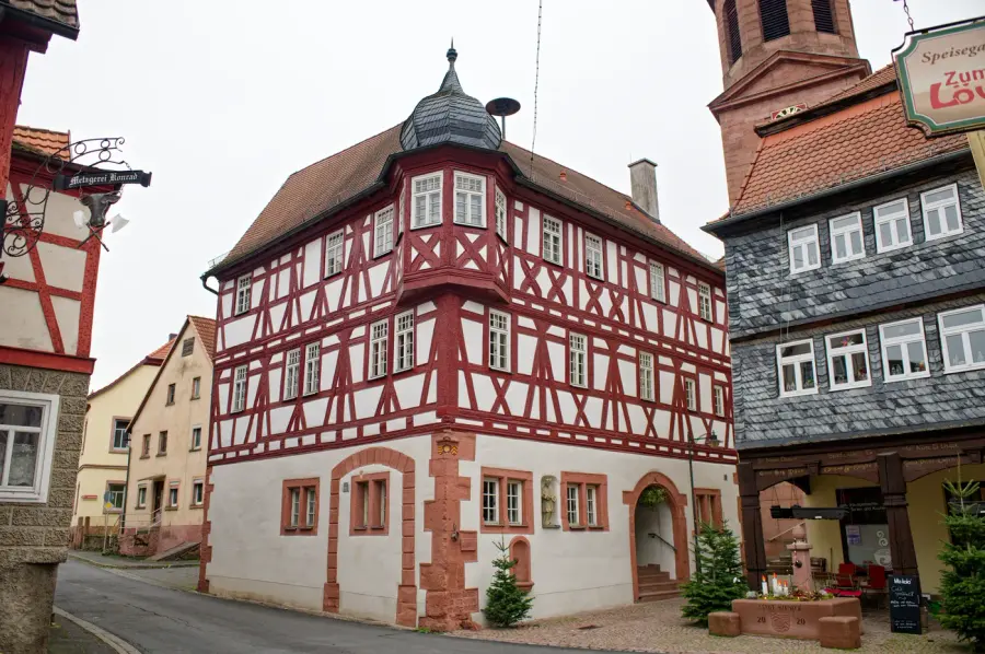 Brennholz & Kaminholz Lieferung nach Rieneck (PLZ 97794) – Kammergetrocknetes Buchenholz von Brennholzhandel Vey