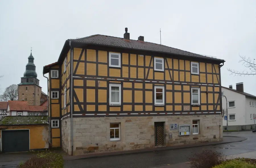 Brennholz & Kaminholz Lieferung nach Schenklengsfeld (PLZ 36277) – Kammergetrocknetes Buchenholz von Brennholzhandel Vey