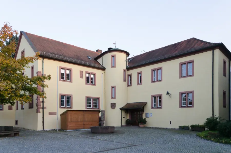 Brennholz & Kaminholz Lieferung nach Schöllkrippen (PLZ 63825) – Kammergetrocknetes Buchenholz von Brennholzhandel Vey