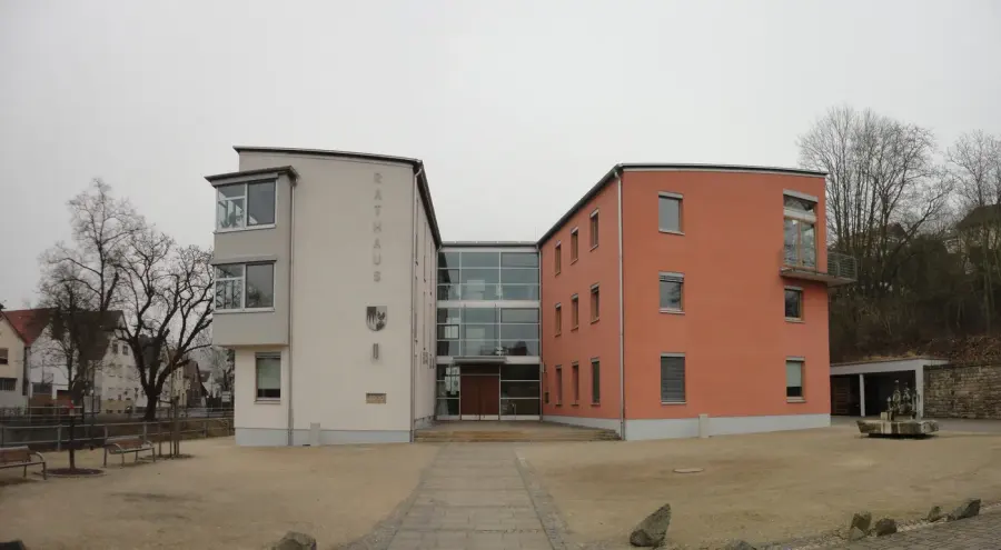 Brennholz & Kaminholz Lieferung nach Schonungen (PLZ 97453) – Kammergetrocknetes Buchenholz von Brennholzhandel Vey