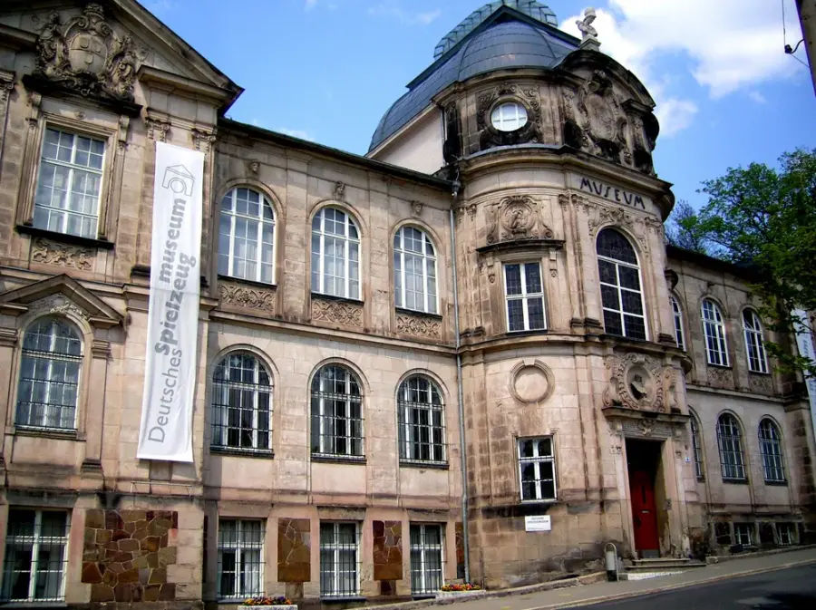 Brennholz & Kaminholz Lieferung nach Sonneberg (PLZ 96515) – Kammergetrocknetes Buchenholz von Brennholzhandel Vey