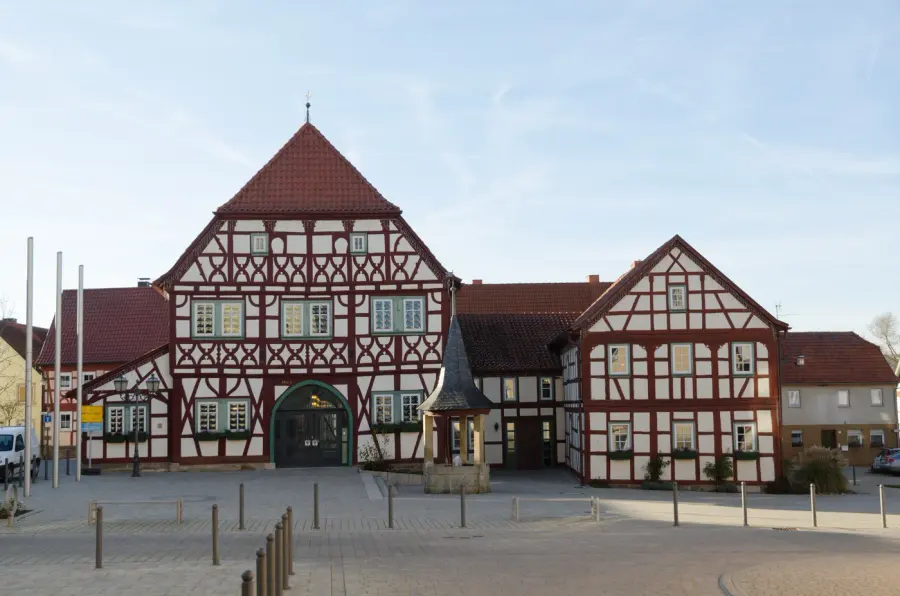 Brennholz & Kaminholz Lieferung nach Stadtlauringen (PLZ 97488) – Kammergetrocknetes Buchenholz von Brennholzhandel Vey
