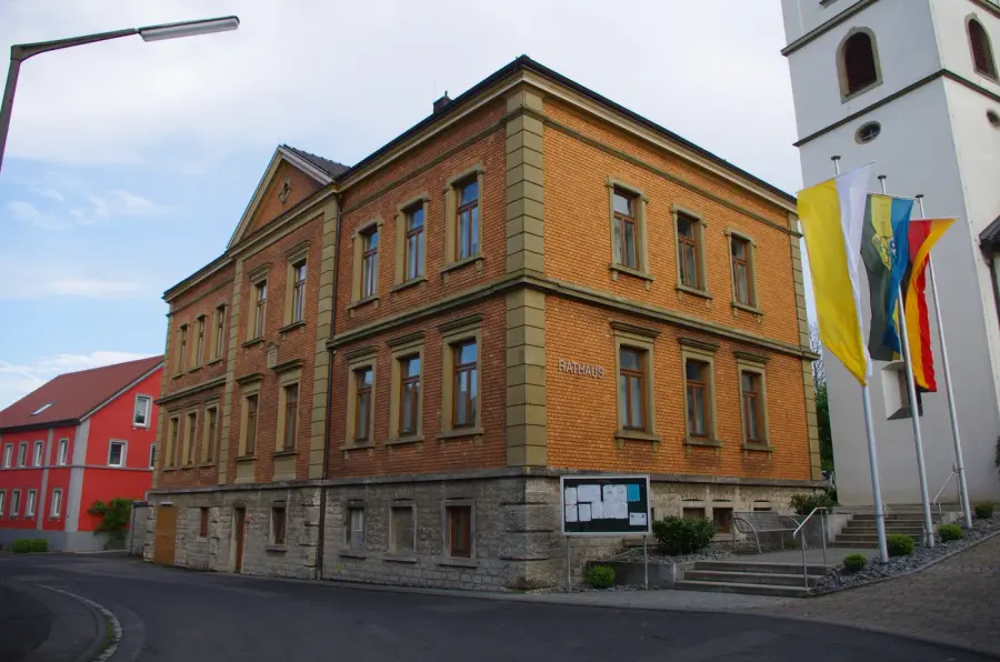Brennholz & Kaminholz Lieferung nach Unterpleichfeld (PLZ 97294) – Kammergetrocknetes Buchenholz von Brennholzhandel Vey
